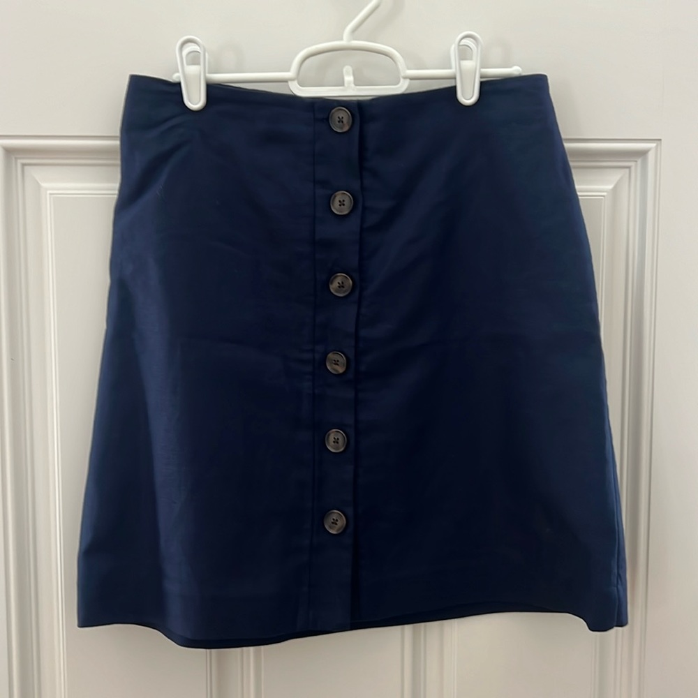 Women’s above knee high waisted skirt- size 2